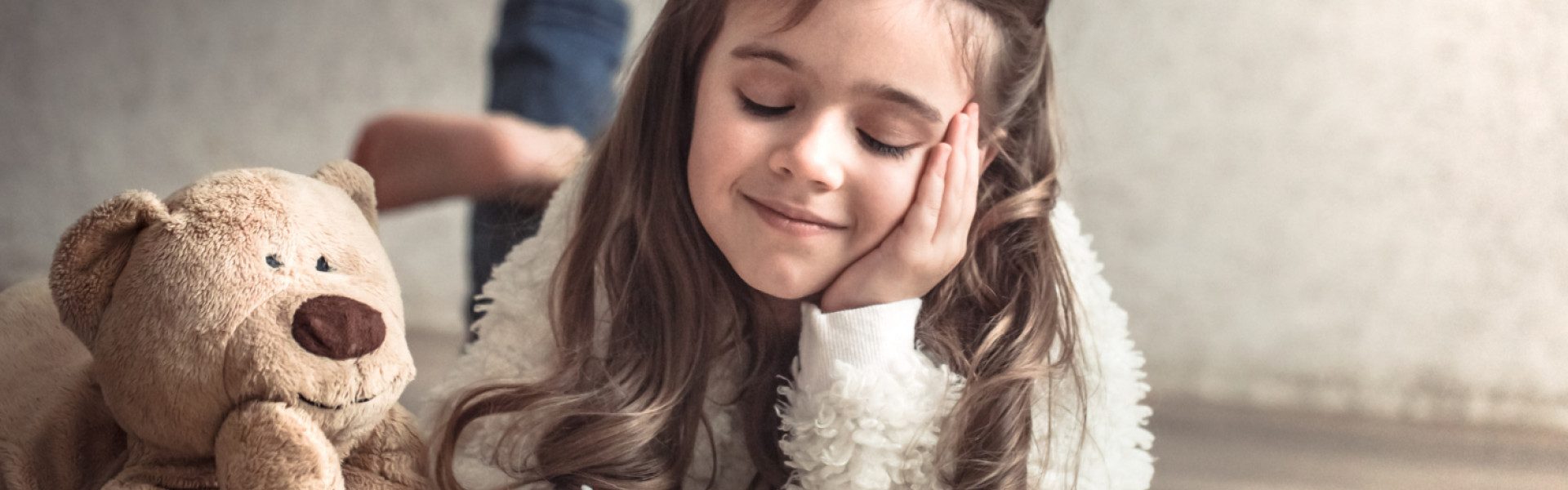Raconter des histoires : l’art de la conteuse pour enfant